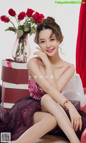 UGIRLS - Ai You Wu App No. 2023: Lisa (爱丽莎) & Li Zi (栗子) & Ke Xin (可欣) (35 photos)